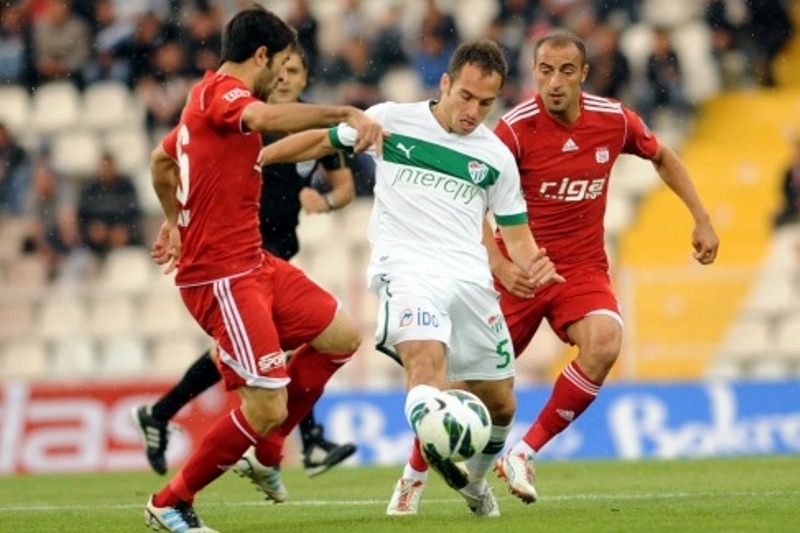 Ο «κεραυνός» του Μπελούτσι (video)