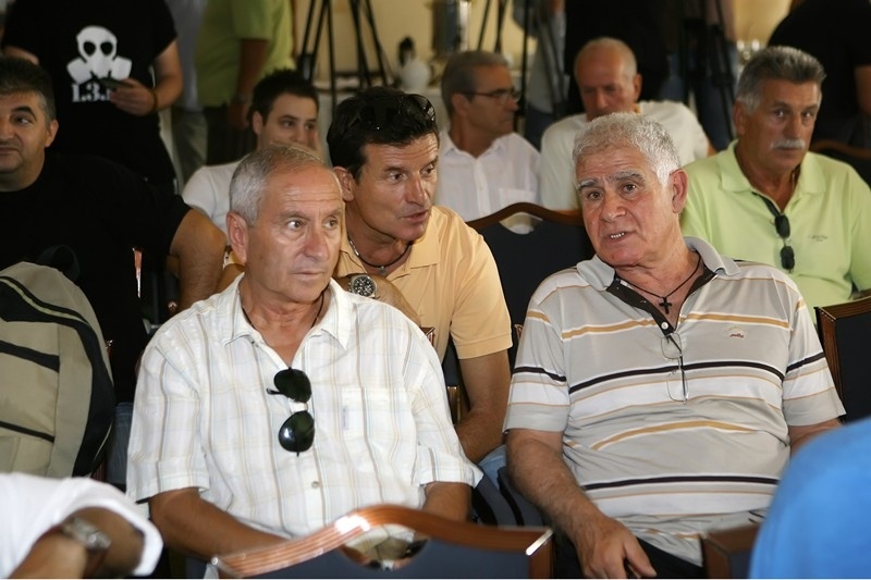 Σταματιάδης: «Να το βουλώσουν όλοι στην ΑΕΚ»