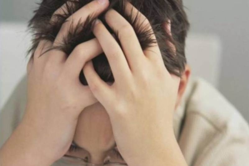 Διαστάσεις επιδημίας λαμβάνουν τα κρούσματα εφηβικής κατάθλιψης