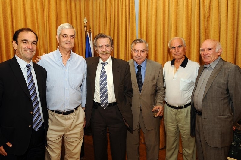 Πλήθος κόσμου και Καπετάνιος στην έκθεση του Τάκη Οικονομόπουλου (photos)