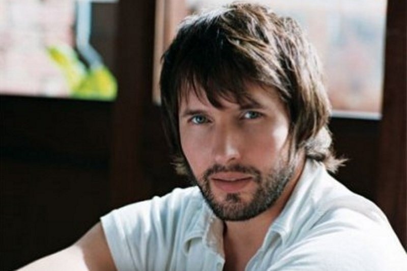 James Blunt: Ο τραγουδιστής που αγάπησαν οι γυναίκες εγκαταλείπει τη μουσική