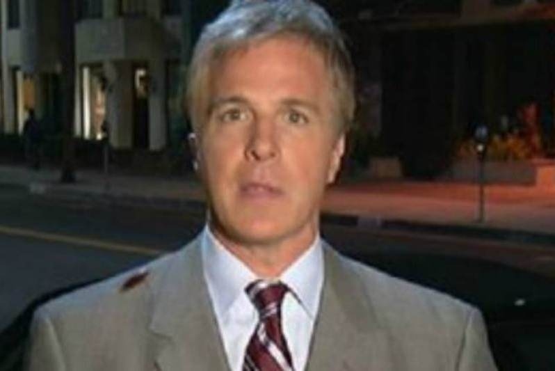 Βίντεο: Μια κατσαρίδα πάνω στον ρεπόρτερ! Πως αντέδρασε;