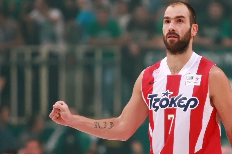 Ολυμπιακός: Πρώτο καλάθι από το Σπανούλη (video)