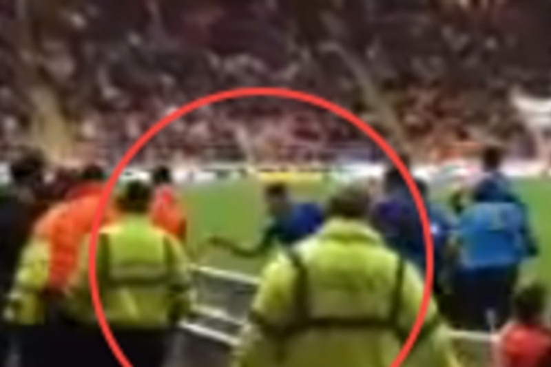 Νότιγχαμ Φόρεστ: Σκόραρε κι έφαγε χοτ ντογκ (video)