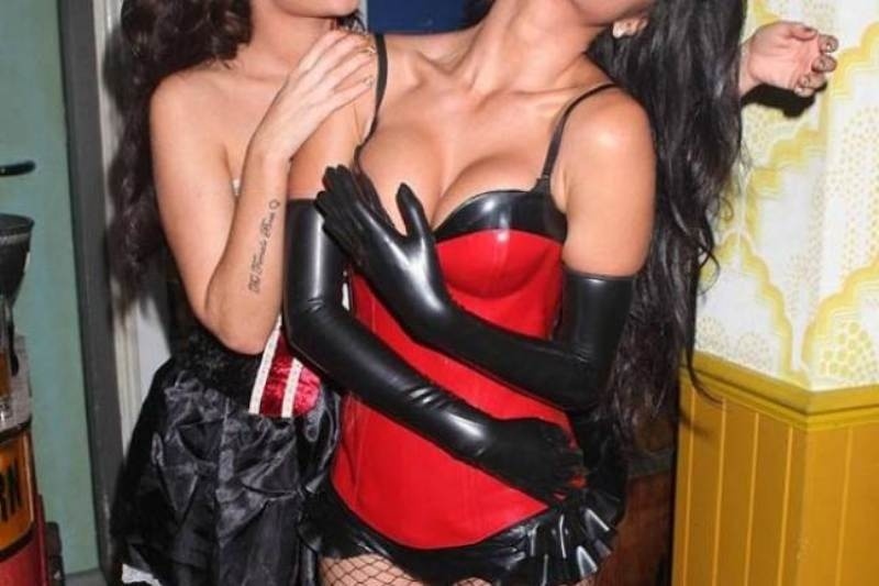 Έγινε... βρυκόλακας και δάγκωσε μία φίλη της!