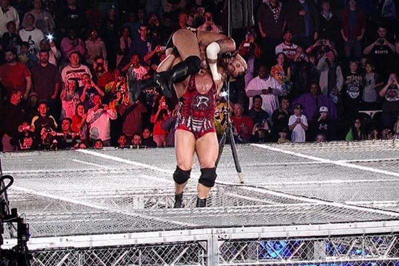 Hell in a Cell: Συνομωσία εναντίον Ryback (videos+photos)