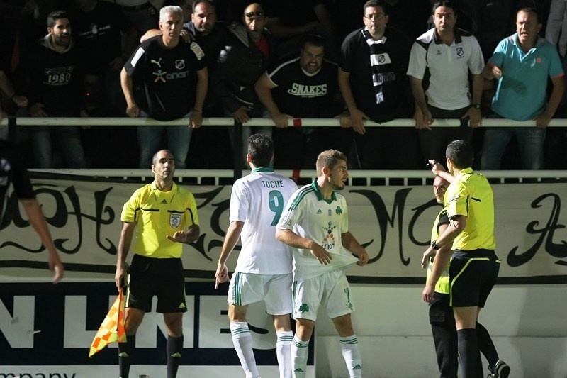 Παναθηναϊκός: Συνελήφθη ο οπαδός που χτύπησε τον Μαυρία