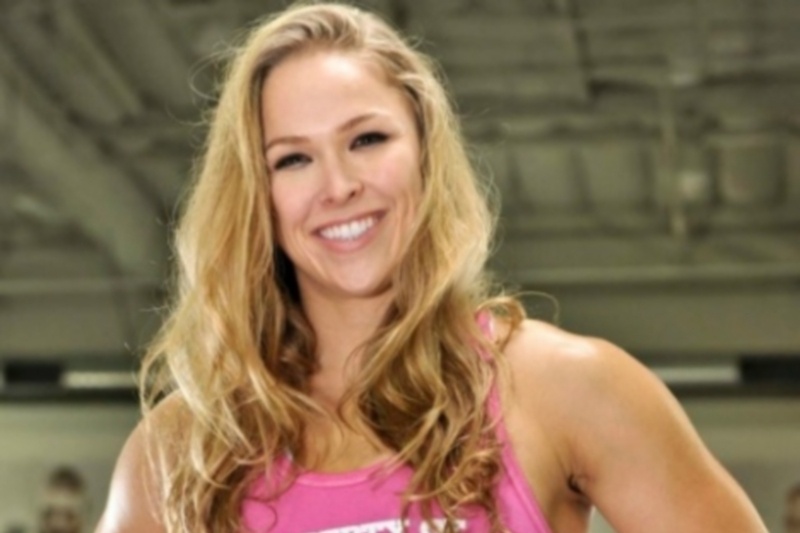 Σαρώνει η Rousey στα World MMA Awards
