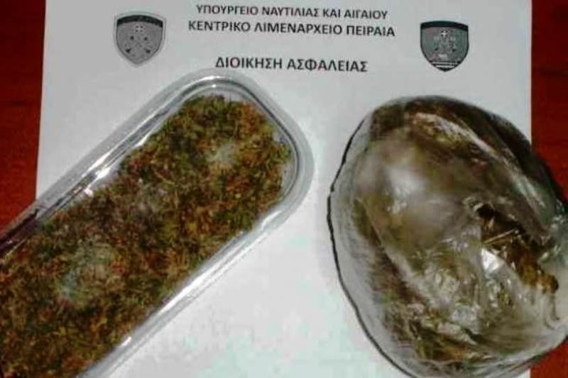 Σύλληψη εφήβου για κατοχή ναρκωτικών στον Πειραιά