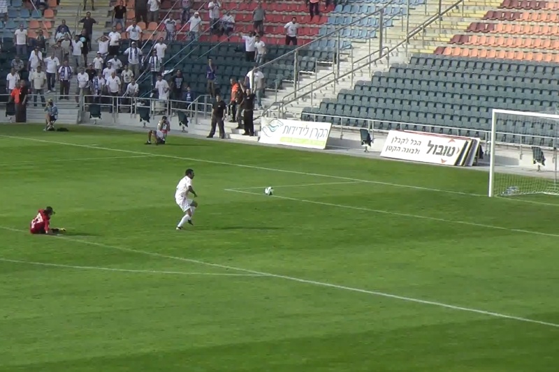 Αστόχησε σε άδεια εστία! (video)
