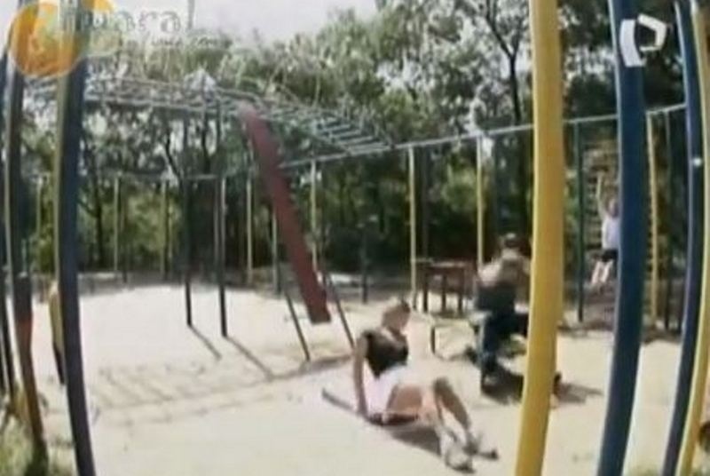 Τους ξε...σήκωσε με το στρινγκάκι της (video)