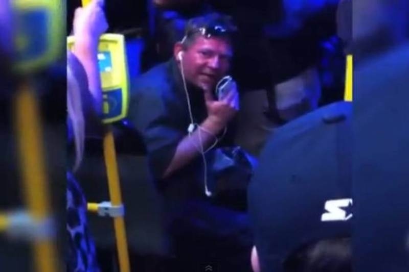 Βίντεο: Ρατσιστική επίθεση σε Γαλλίδα για ένα τραγούδι!