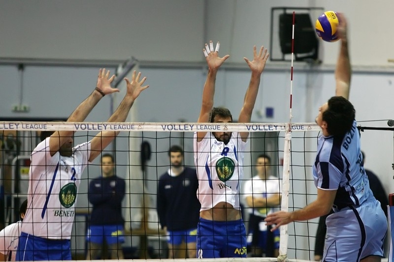 Volleyleague: Στη δεύτερη θέση Άρης και Φοίνικας Σύρου