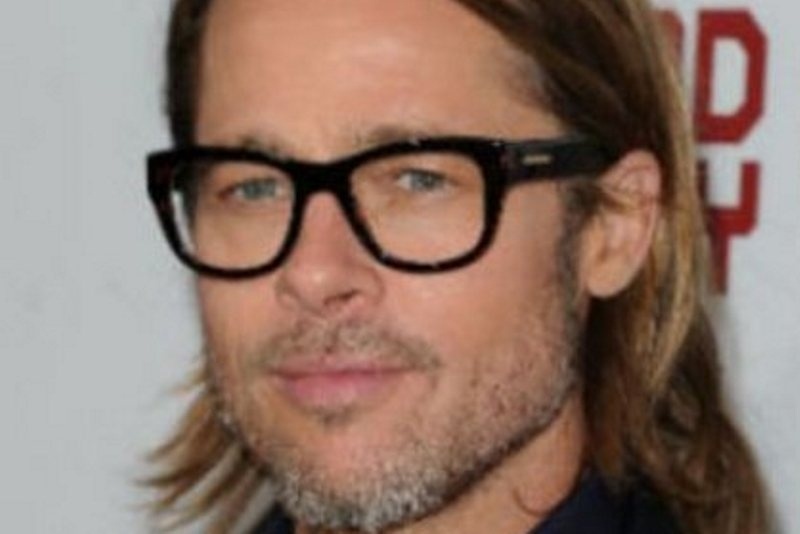 Ο Brad Pitt έχει τους λόγους του να μισεί τον Άγιο Βασίλη!