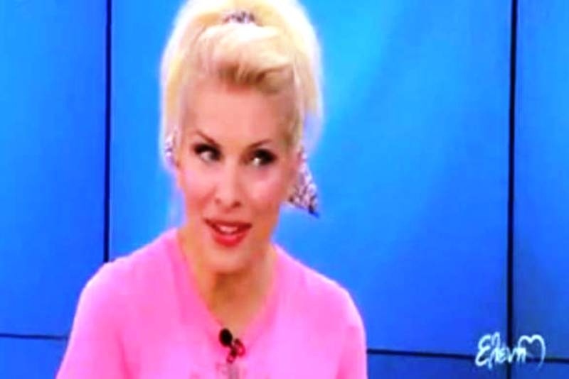 Ελένη Μενεγάκη: «Όλοι με τα εσώρουχα με σκέφτονται φέτος…»