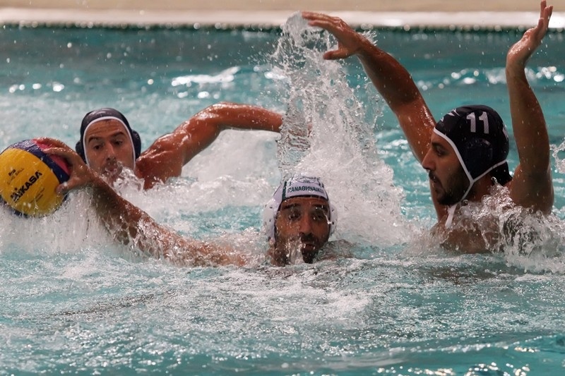 Χίος: Στη μοναξιά της κορυφής!