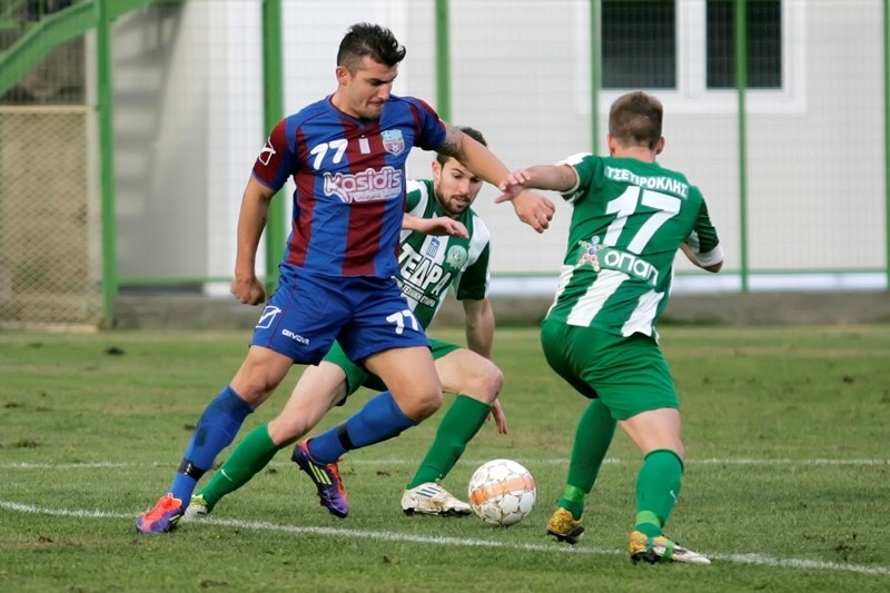 «Μοιρασιά» 2-2 στο λαρισινό ντέρμπι Οικονόμου - Τύρναβου (photos)