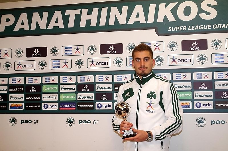 Χάρης Μαυρίας: Γίνεται άντρας, μοιάζοντας «μικρός»… (photos+videos)