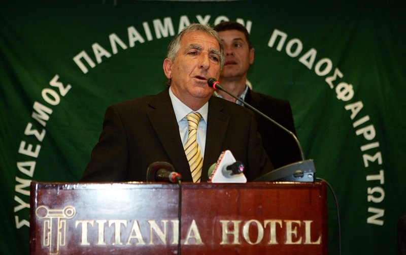 Φυλακούρης: «Κοιμόταν στον πάγκο ο Φερέιρα»