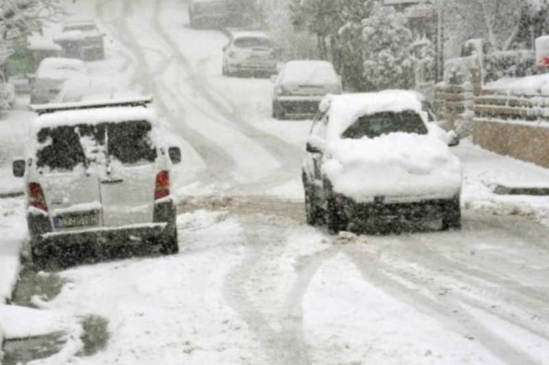 Νέα επιδείνωση του καιρού – Χιόνια στην Πάρνηθα