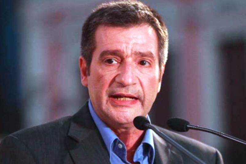 Κουκουλοφόροι «την έπεσαν» στον Καμίνη