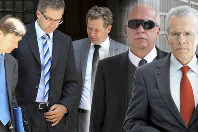 Ανοίκειες υποδείξεις της τρόικας στους εισαγγελείς Πεπόνη - Μουζακίτη!