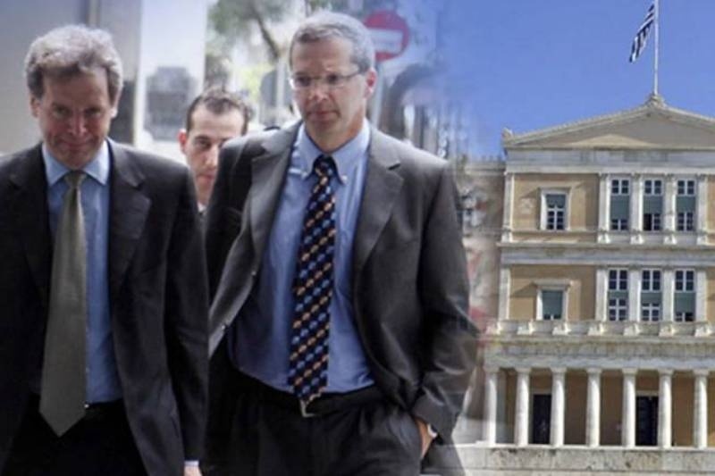 Η τρόικα ζητά κατασχέσεις λογαριασμών για χρέη στο Δημόσιο