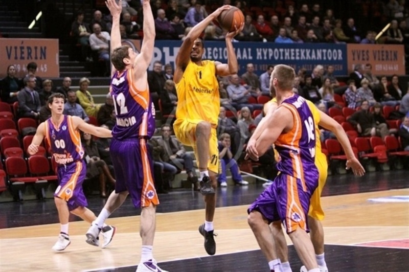 Στην Γκραβελίν ο Ουίνστον!