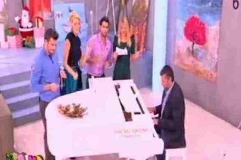 «Πρωινό mou»: Ο Λιάγκας στο πιάνο, η Σκορδά με σκονάκι και οι… παραφωνίες