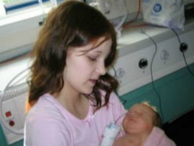 Ιστορία που συγκλονίζει:11χρονη έμεινε έγκυος από τον αδερφό της