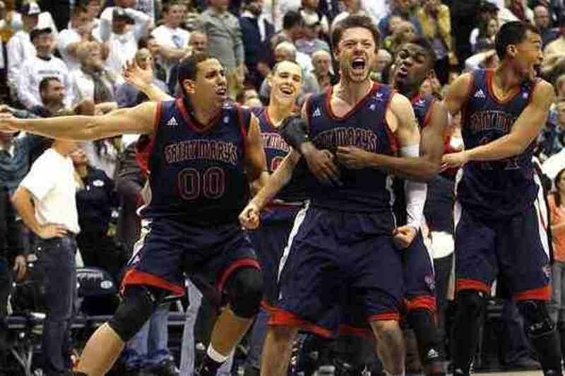 St. Mary's: Το buzzer beater της χρονιάς από τον Ντελαβεντόβα! (video)