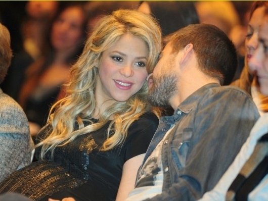 Shakira και Gerard Piqué: Γονείς, με τον μικρό Milan αγκαλιά