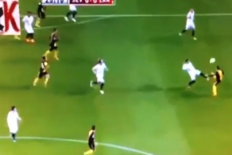 Σαραγόσα: Το... κουνγκ φου του Φερνάντες στον Ρέγες (video)