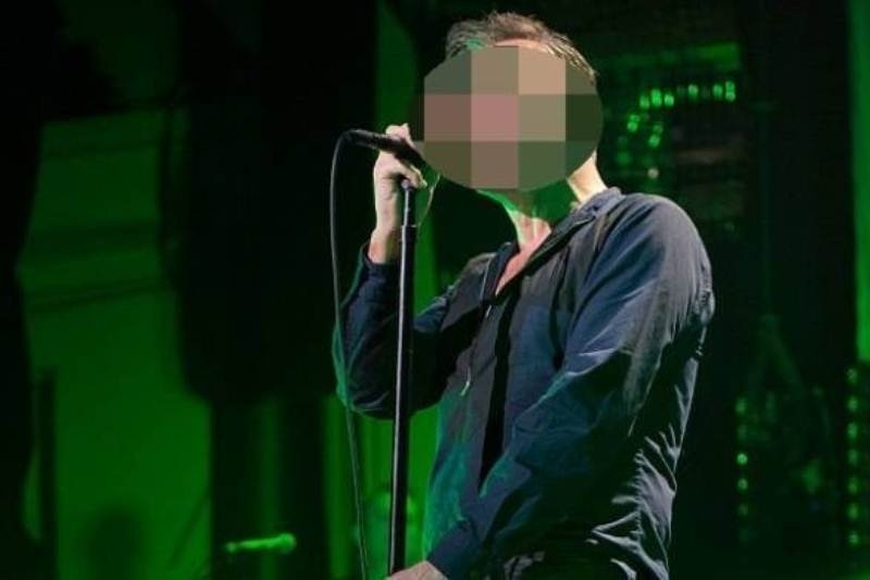 Διάσημος τραγουδιστής ανέβαλε την περιοδεία του αφού νοσηλεύεται με λοίμωξη!