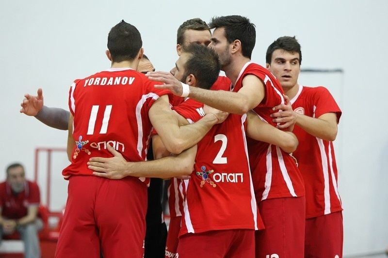 Ολυμπιακός: Πέρασε από το Αιγίνιο, 3-2 τη Νίκη