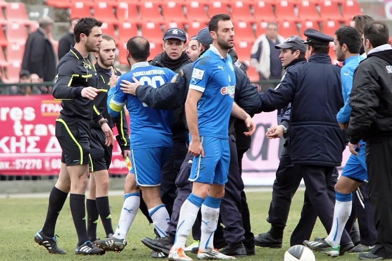 Κωνσταντινίδης: «Μου είπε θα σε κάνω να παίξεις το Πάσχα»