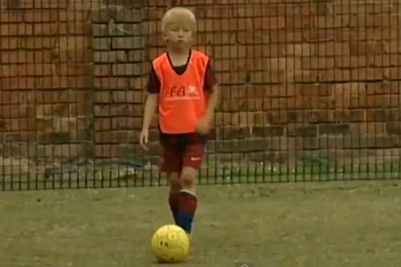 Ο επτάχρονος που έκανε δοκιμαστικό στην Μπαρτσελόνα (video)