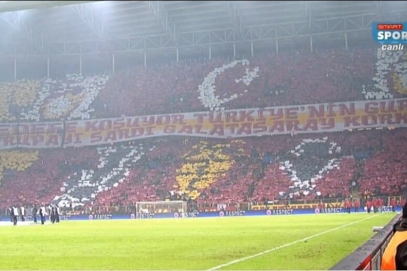 Γαλατάσαραϊ: Τσάμπα ο... κόπος των οπαδών και της κυρίας Σνάιντερ (photos)