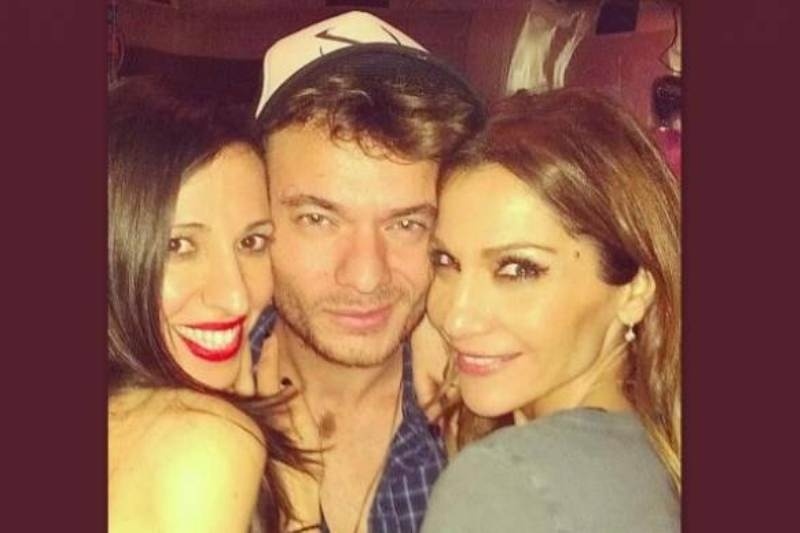 Το έκαψε η Δέσποινα Βανδή σε gay bar (φωτό)