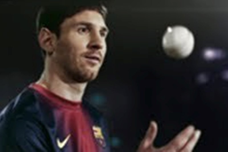 Μπαρτσελόνα: Μπάσκετ, πινγκ-πονγκ και τώρα… κρίκετ ο Μέσι (videos)