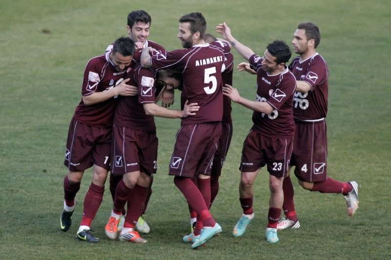 Football League: ΑΕΛάρα για... κορυφή!