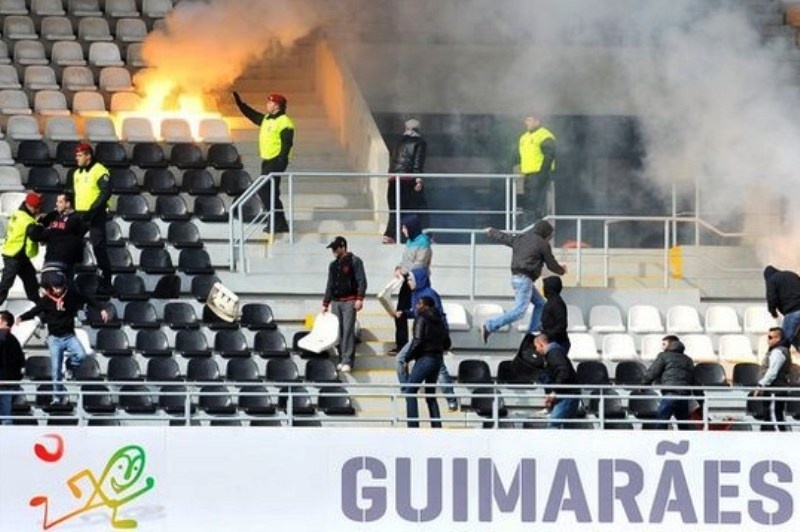 Σοβαρά επεισόδια σε αγώνα νέων στην Πορτογαλία (photos+video)