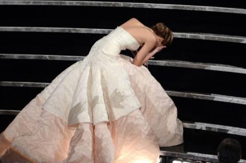 Όσκαρ 2013: Η άτυχη νικήτρια! Πήγε να παραλάβει το βραβείο της και έπεσε