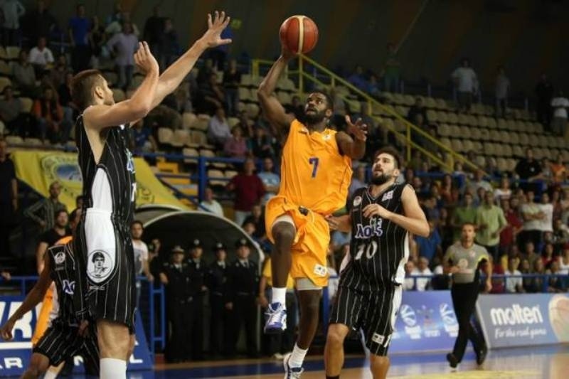 Περιστέρι: Συμφώνησε με Ζαντάρ ο Θορν