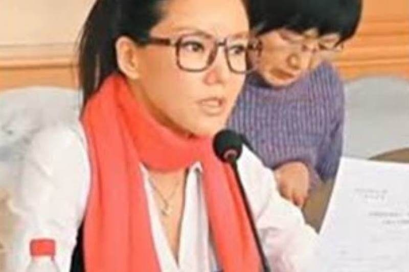 Πορνοστάρ αποφάσισε να περάσει στο χώρο της πολιτικής