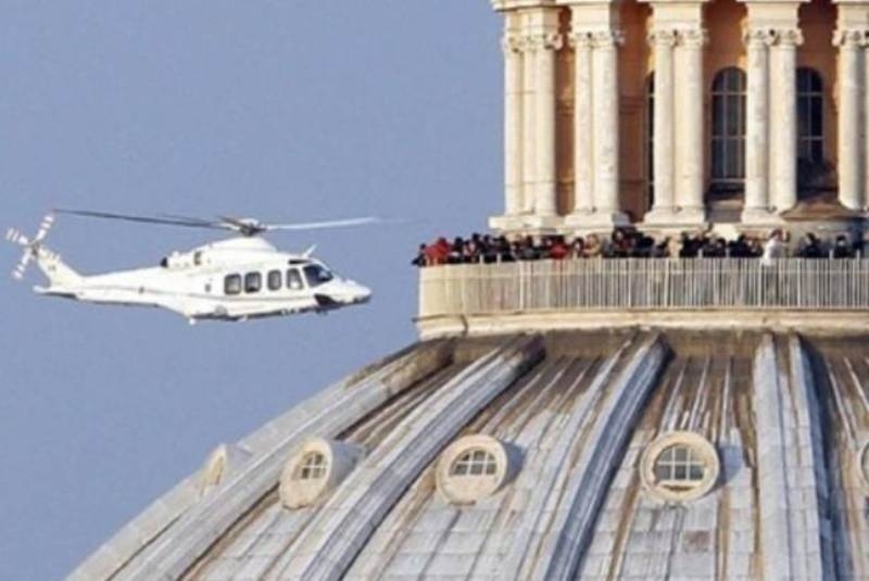 Με ελικόπτερο έφυγε από το Βατικανό ο Βενέδικτος (pics)