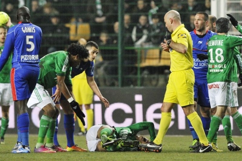 Του διέλυσε το πόδι (video)