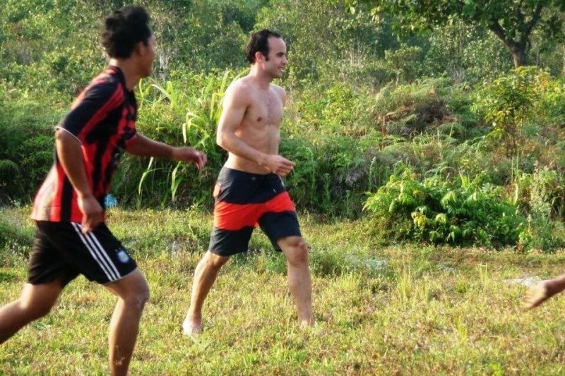 Λος Άντζελες Γκάλαξι: Στην Καμπότζη ο Ντόνοβαν! (photos)