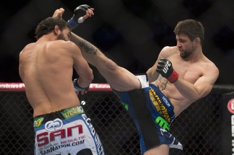 Condit: «Ο St-Pierre θα κερδίσει τον Hendricks»
