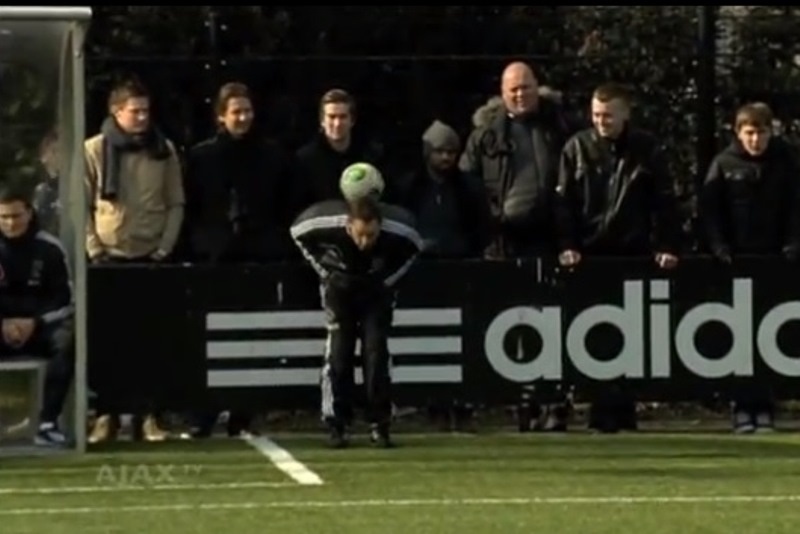 Άγιαξ: Έτοιμος να… παίξει στη Σίτι ο ντε Μπουρ! (video)